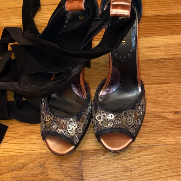 High heel Shoes - Picture 6 of 6